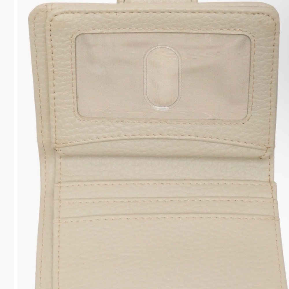 NWOT Nordstrom Genuine leather Bifold Snap Closure Wallet Card Holder Cream - Picture 2 of 6